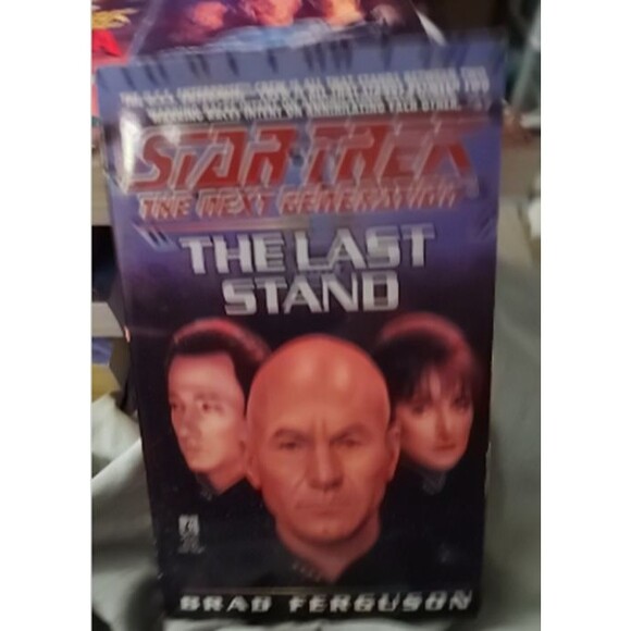 Star Trek Voyager Paperbacks Lot (10 Books) - Picture 9 of 10